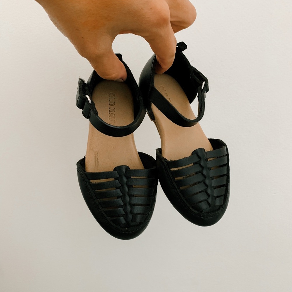 OLD NAVY // Sz 6 toddler shoe